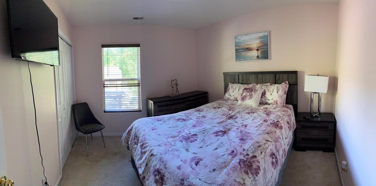 Private Bed And Bath In Charlotte Apartment Exterior photo