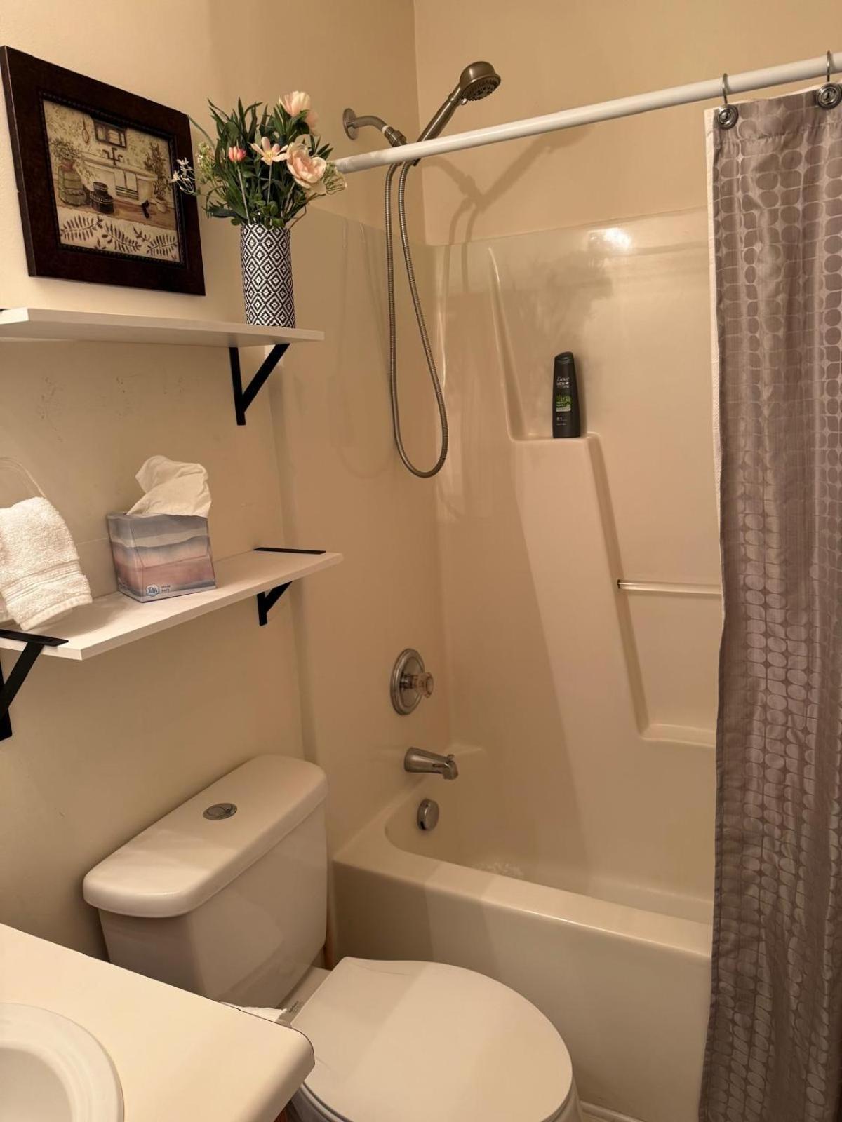 Private Bed And Bath In Charlotte Apartment Exterior photo